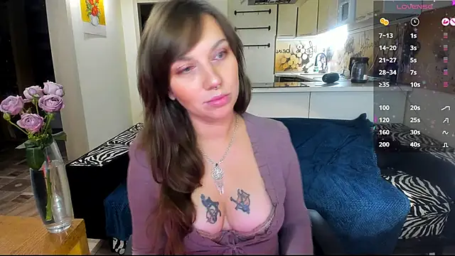 StacyTigerr online show from 8, 11, 2025