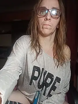 Dettybitch40 online show from 19, 12, 2025