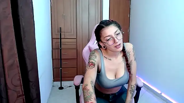 Snapshot of tastymeli chatting on 15, 1, 2025 tastymeli online show from 15, 1, 2025