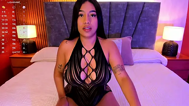 Snapshot of Sara_mocca_ chatting on 8, 10, 2025 Sara mocca online show from 8, 10, 2025