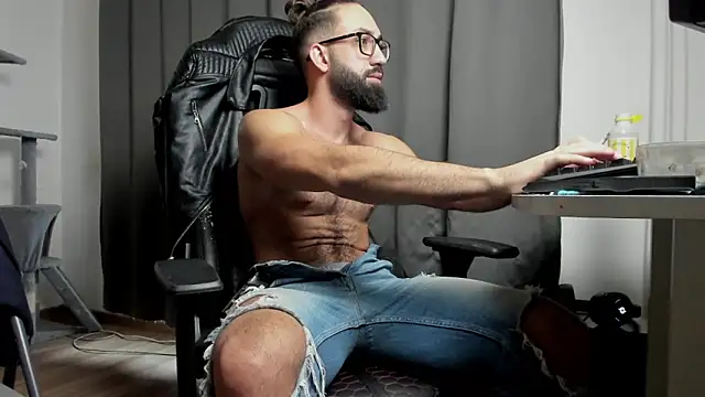 liamaesthetic online show from 30, 1, 2025