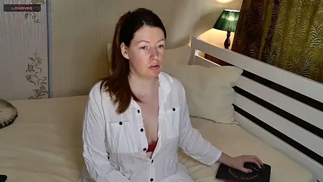 Snapshot of Kira_land chatting on 5, 7, 2026 Kira land online show from 5, 7, 2026