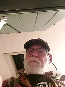 Snapshot of CDforU chatting on 28, 10, 2025 CDforU online show from 28, 10, 2025