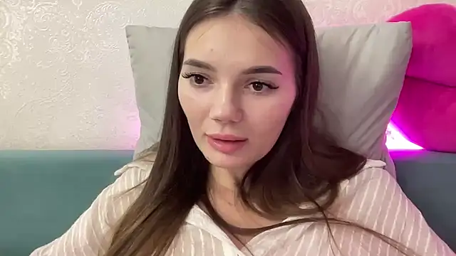 Snapshot of Miracle_angel_ chatting on 9, 12, 2024 Miracle angel  online show from 9, 12, 2024