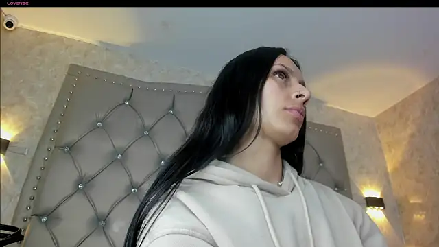 Snapshot of karlyn_angels chatting on 23, 12, 2024 karlyn angels online show from 23, 12, 2024