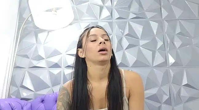 Snapshot of karlyn_angels chatting on 25, 2, 2025 karlyn angels online show from 25, 2, 2025