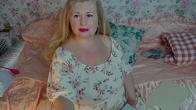 Snapshot of BustyDonnaSexyy chatting on 25, 4, 2026 BustyDonnaSexyy online show from 25, 4, 2026