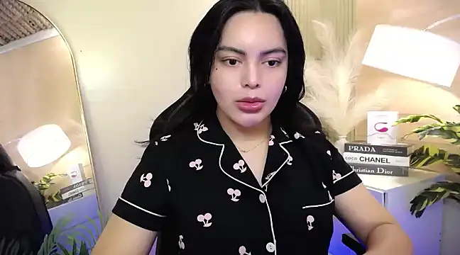 HotstuffCherrySummer online show from 11, 1, 2025