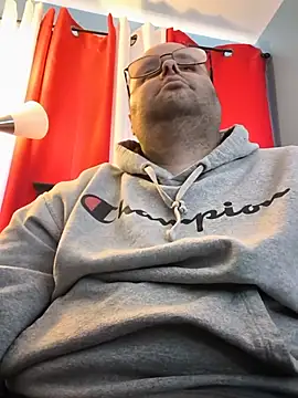 Snapshot of lefty15242 chatting on 8, 6, 2026 lefty15242 online show from 8, 6, 2026
