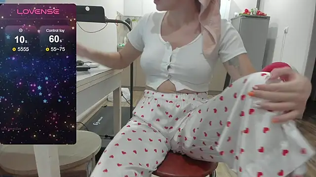 Snapshot of 92yourbitch922 chatting on 13, 12, 2025 92yourbitch922 online show from 13, 12, 2025