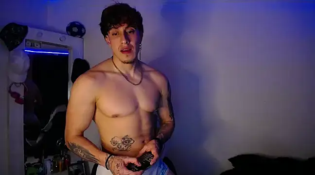 Snapshot of strongboy_ chatting on 29, 12, 2024 strongboy online show from 29, 12, 2024