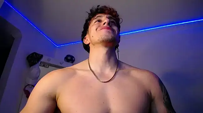 Snapshot of strongboy_ chatting on 29, 12, 2024 strongboy online show from 29, 12, 2024