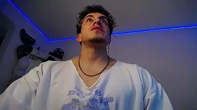 Snapshot of strongboy_ chatting on 18, 10, 2025 strongboy online show from 18, 10, 2025