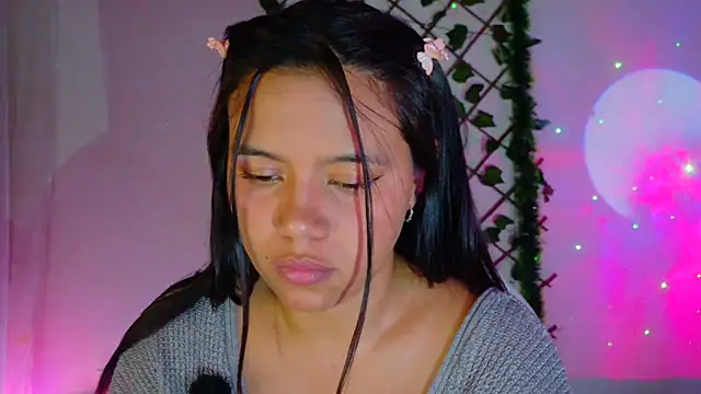 Snapshot of -Camila_ chatting on 27, 5, 2026 -Camila online show from 27, 5, 2026