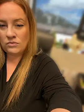 cinnatitties online show from 28, 6, 2026