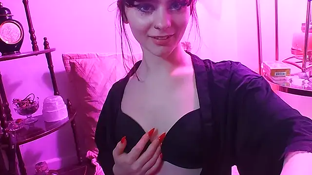 Snapshot of crystalsbaby chatting on 5, 1, 2025 crystalsbaby online show from 5, 1, 2025