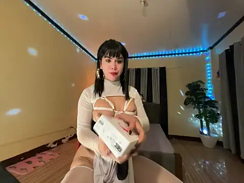 Snapshot of SluttyselfsuckTS chatting on 6, 5, 2026 SluttyselfsuckTS online show from 6, 5, 2026