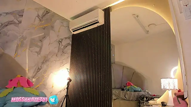 Katemoss70 online show from 23, 2, 2025