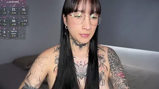 Snapshot of xisisxx chatting on 4, 4, 2026 xisisxx online show from 4, 4, 2026