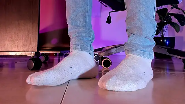 ArchieCollins online show from 6, 10, 2025