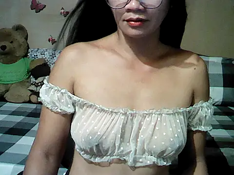 Snapshot of Mia_Rein chatting on 7, 6, 2026 Mia Rein online show from 7, 6, 2026