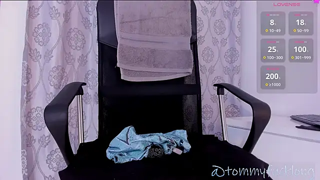 Snapshot of tommylongxx chatting on 6, 12, 2024 tommylongxx online show from 6, 12, 2024