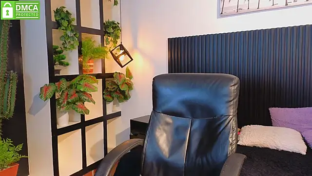 Snapshot of Ivy_Gail chatting on 13, 11, 2025 Ivy Gail online show from 13, 11, 2025