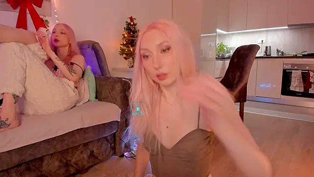 Snapshot of AlexRoseLiRed chatting on 31, 12, 2024 AlexRoseLiRed online show from 31, 12, 2024