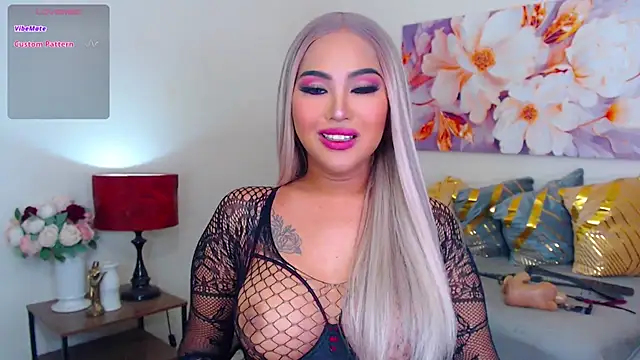 Snapshot of HugeCock_Savanna chatting on 26, 10, 2025 HugeCock Savanna online show from 26, 10, 2025