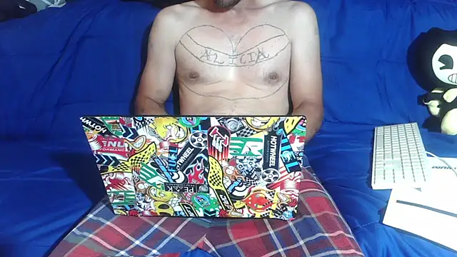 Snapshot of goodick4u28 chatting on 15, 4, 2026 goodick4u28 online show from 15, 4, 2026