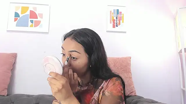 miss soffi  online show from 14, 1, 2025