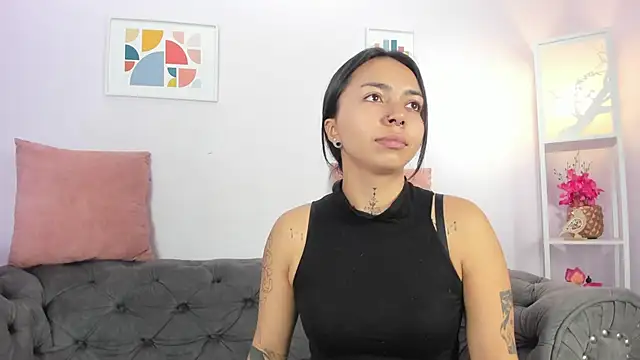 miss soffi  online show from 4, 3, 2025