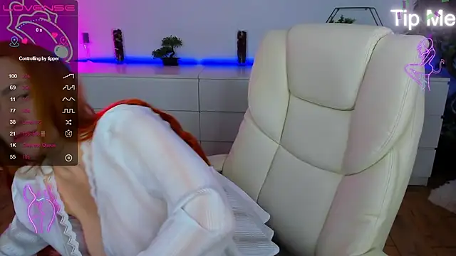 Kamilla Hot online show from 9, 11, 2025