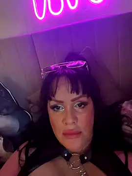 Lolaley2 online show from 5, 10, 2025