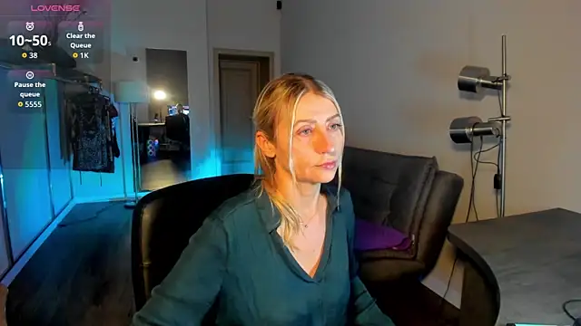 Snapshot of ZoeGrant chatting on 17, 2, 2026 ZoeGrant online show from 17, 2, 2026