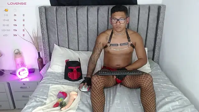 TomLover 12 online show from 8, 1, 2025