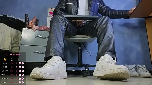 TomLover 12 online show from 24, 2, 2026