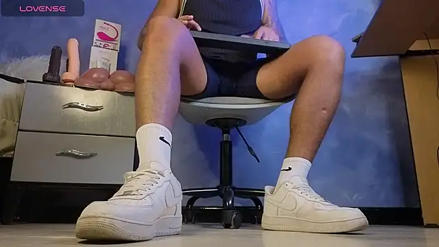 TomLover 12 online show from 6, 3, 2026