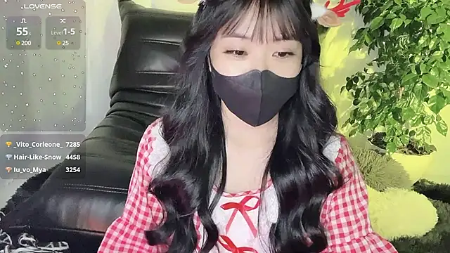 Mya Lee online show from 24, 12, 2024