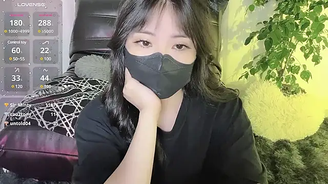 Mya Lee online show from 3, 1, 2025