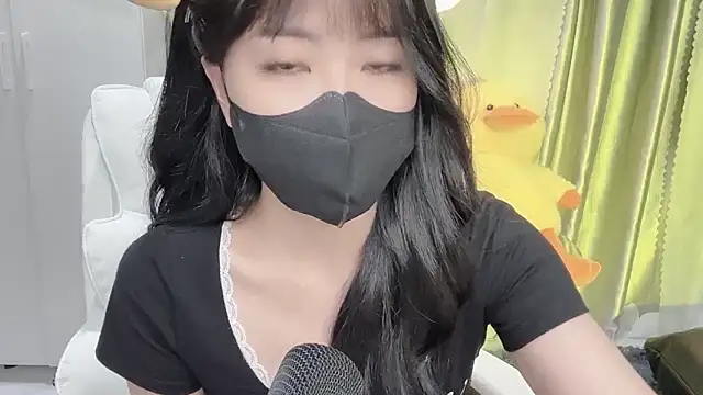 Mya Lee online show from 14, 2, 2025