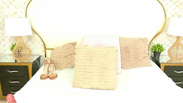 GianinaLewis online show from 6, 2, 2026