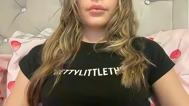 Snapshot of Lillymariee chatting on 7, 2, 2025 Lillymariee online show from 7, 2, 2025