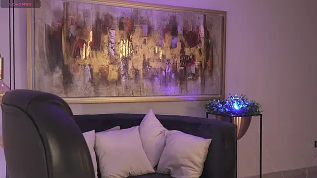 RoseFerrera online show from 17, 11, 2025