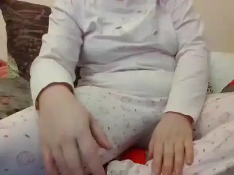 Snapshot of RealLittleRedRidingHood chatting on 18, 11, 2025 RealLittleRedRidingHood online show from 18, 11, 2025