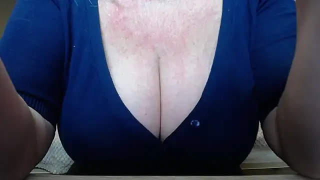 Snapshot of BlondyLeeBest chatting on 28, 4, 2026 BlondyLeeBest online show from 28, 4, 2026