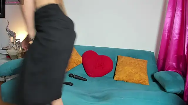 Snapshot of Victoria_Jonness chatting on 9, 4, 2026 Victoria Jonness online show from 9, 4, 2026