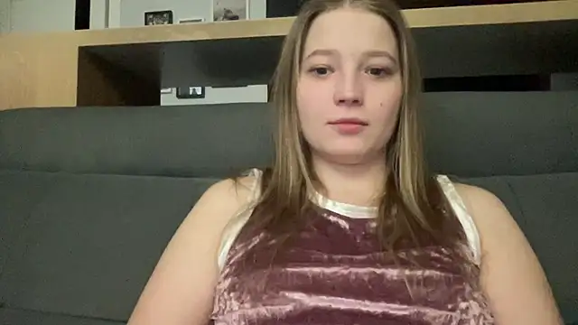 Snapshot of CharmingSarah chatting on 27, 2, 2025 CharmingSarah online show from 27, 2, 2025