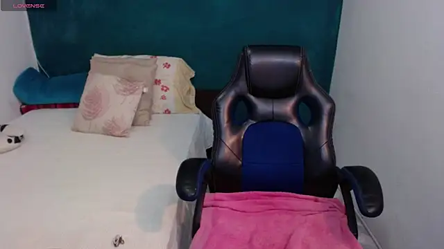 scaelettdubois online show from 6, 4, 2026