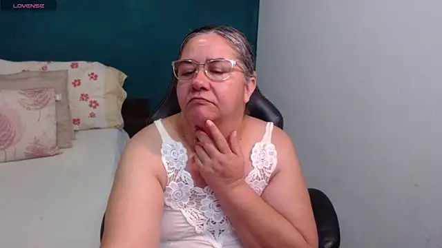 Snapshot of scaelettdubois chatting on 30, 4, 2026 scaelettdubois online show from 30, 4, 2026